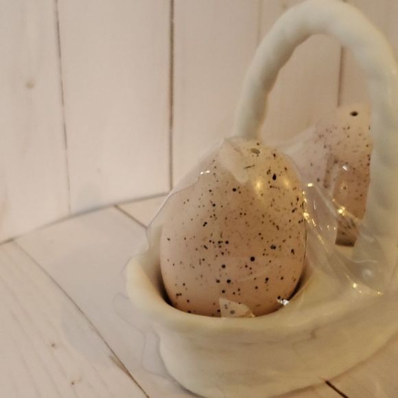 Rae dunn salt and pepper shaker - Picture 2 of 5